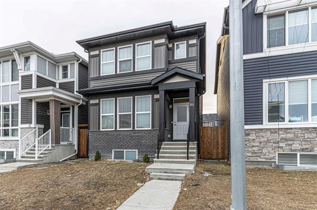 51 corner meadows Villas NE, Calgary — photo 2 of 18