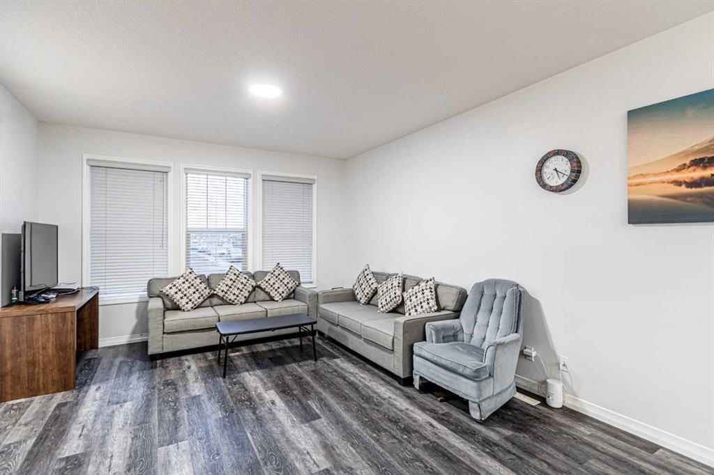 51 corner meadows Villas NE, Calgary — photo 5 of 18
