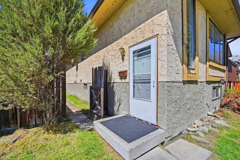 62 Templeson Crescent NE, Calgary — photo 4 of 35