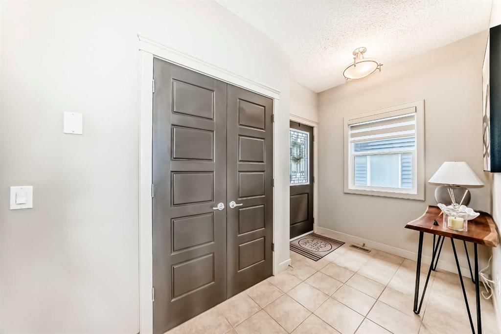 70 Sage Berry Way NW, Calgary — photo 2 of 50