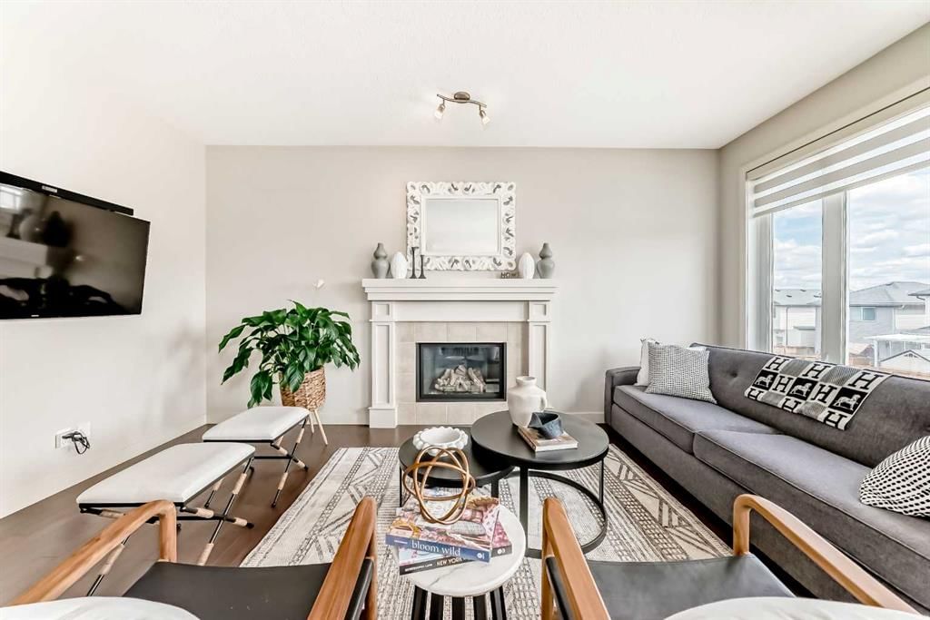 70 Sage Berry Way NW, Calgary — photo 4 of 50