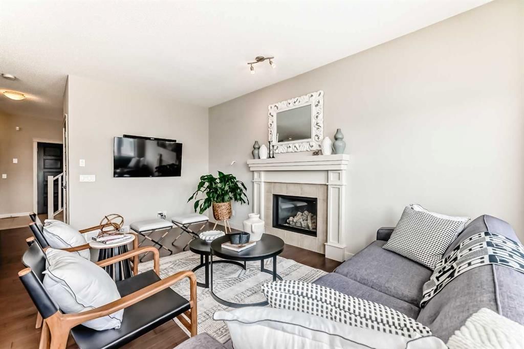 70 Sage Berry Way NW, Calgary — photo 5 of 50