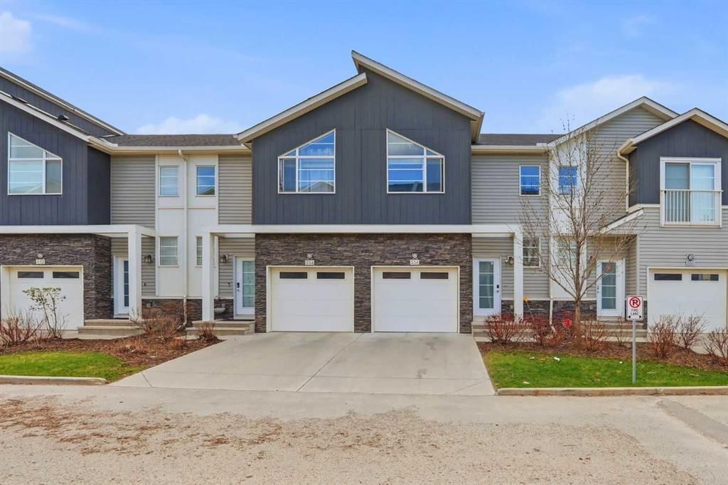 556 Redstone View NE, Calgary — photo 4 of 48