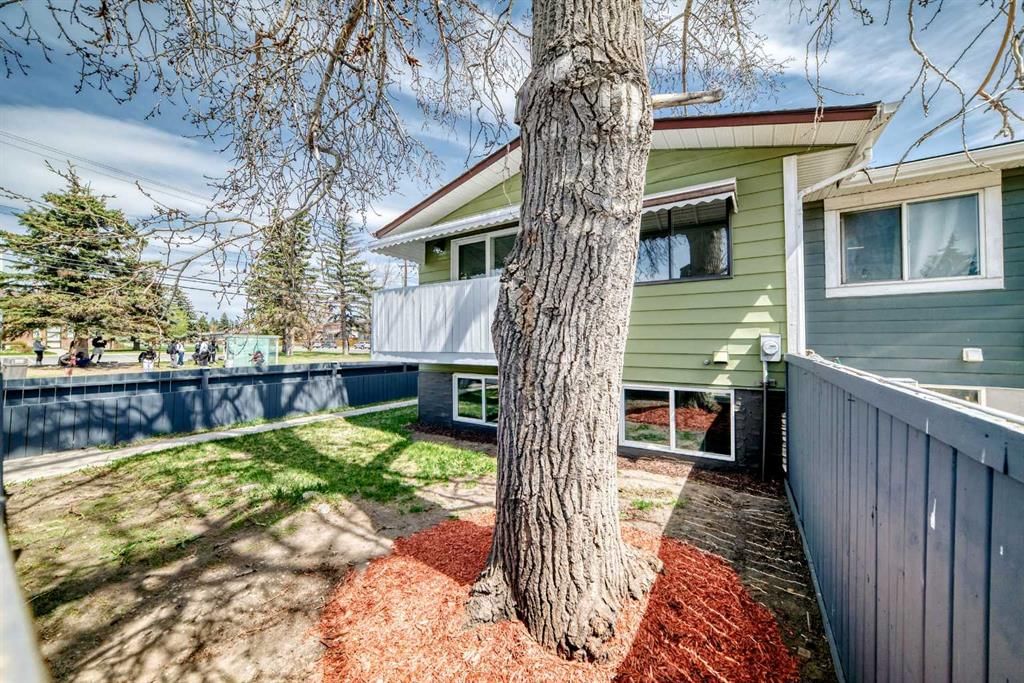 F, 903 44 Street SE, Calgary — photo 3 of 29