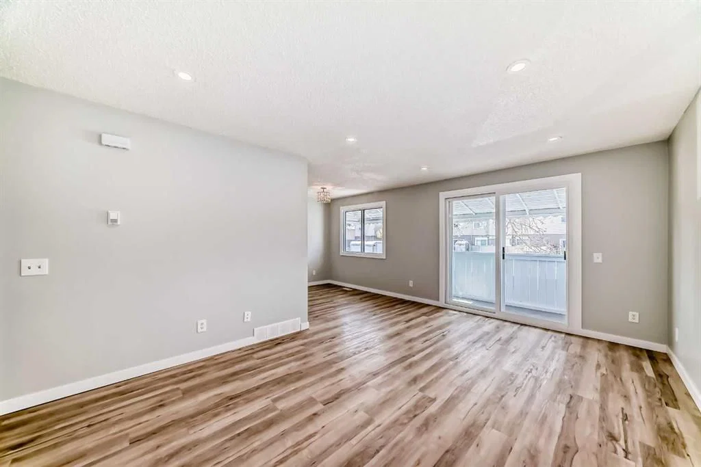 F, 903 44 Street SE, Calgary — photo 5 of 29