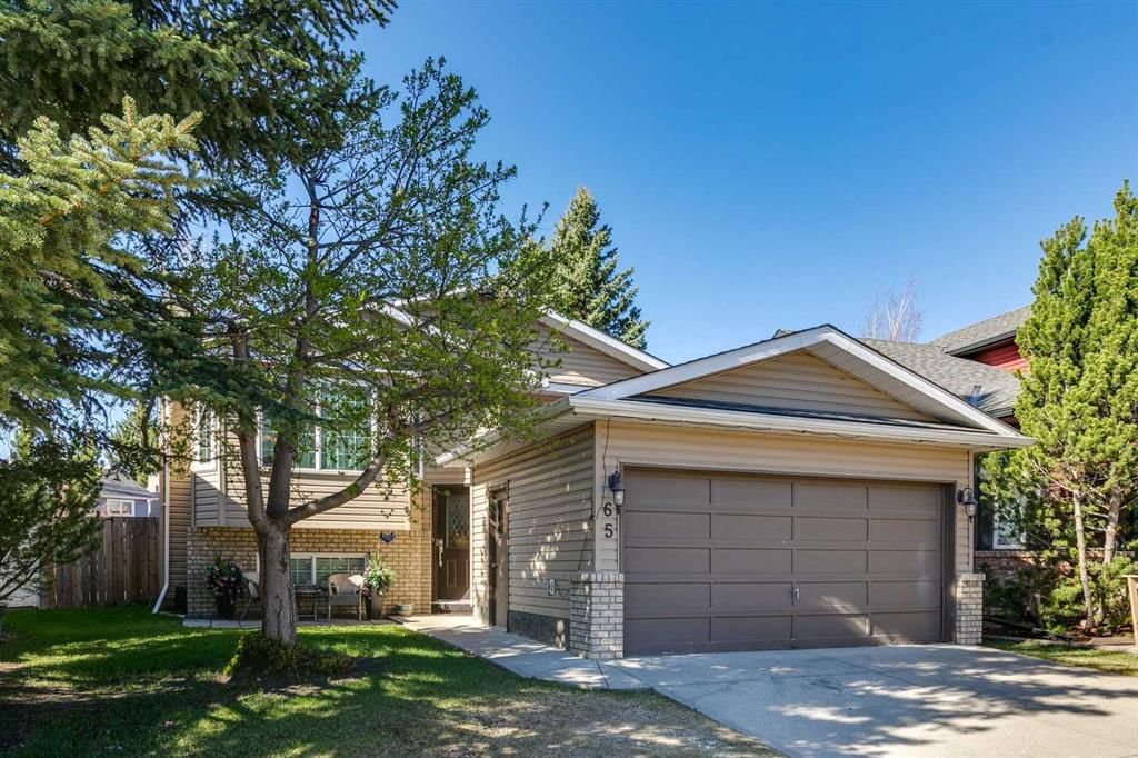 65 Shawinigan Way SW, Calgary — photo 2 of 43