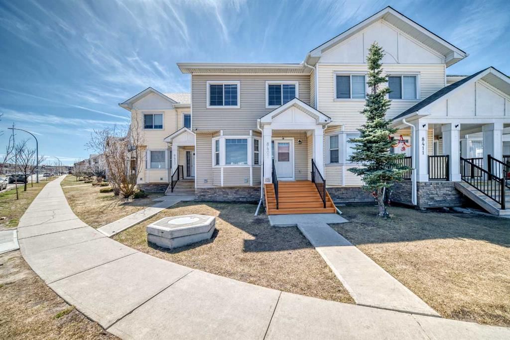 8407 Saddlebrook Drive NE, Calgary — main listing photo