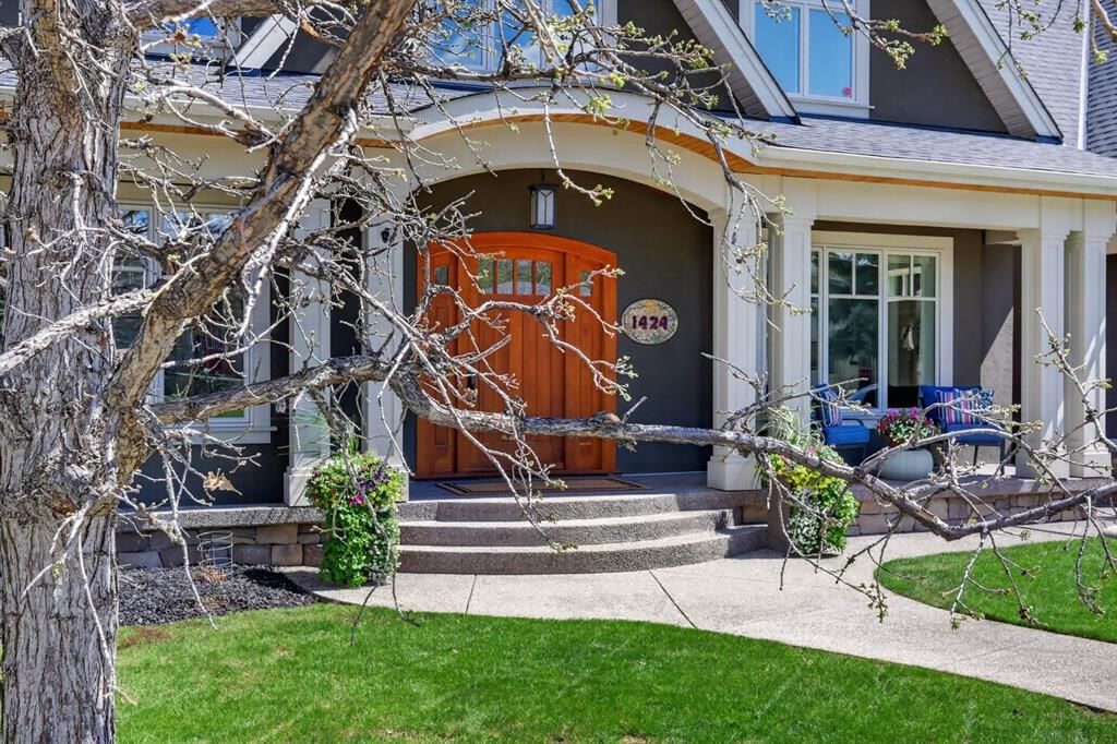 1424 22 Street NW, Calgary — photo 3 of 50