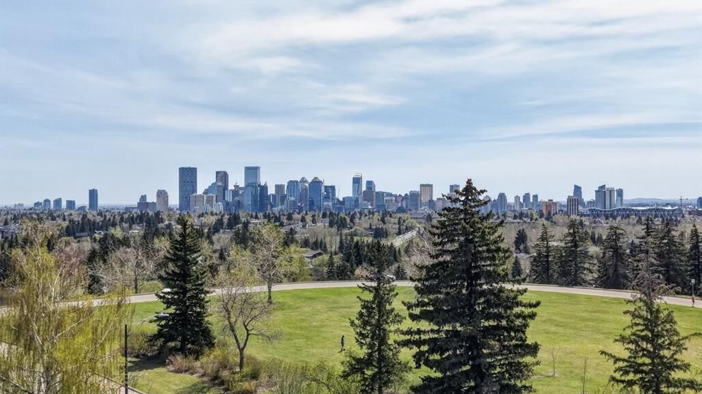 26 Cardiff Place NW, Calgary — photo 3 of 46
