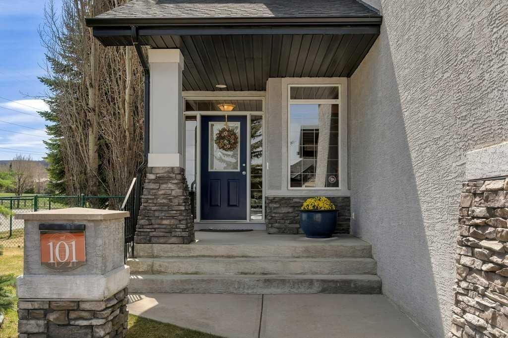 101 Valley Creek Place NW, Calgary — photo 3 of 50
