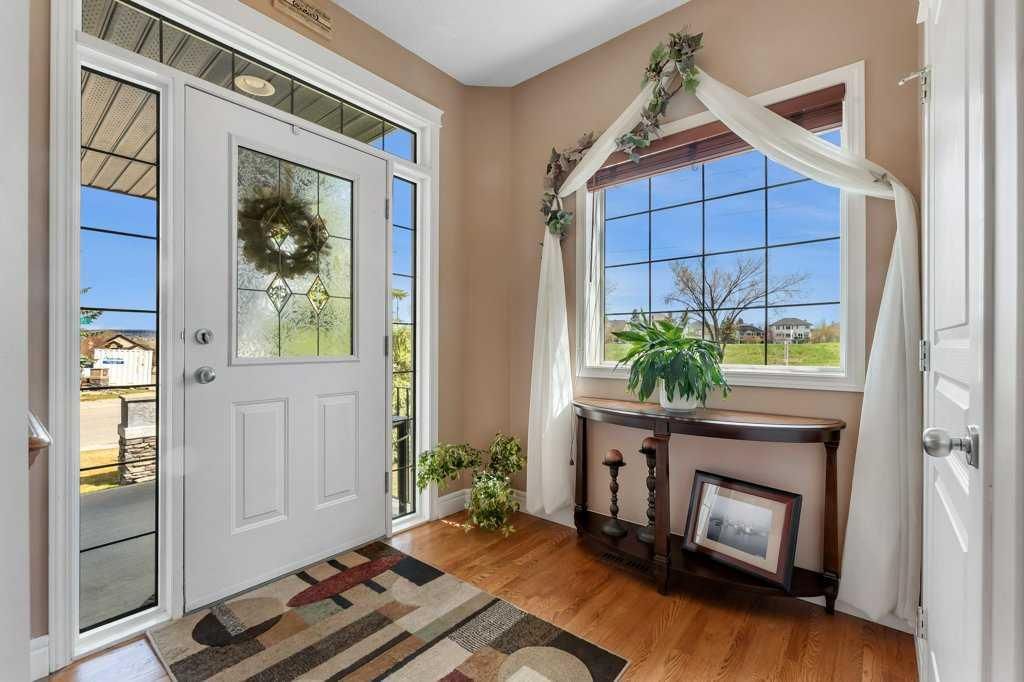 101 Valley Creek Place NW, Calgary — photo 4 of 50