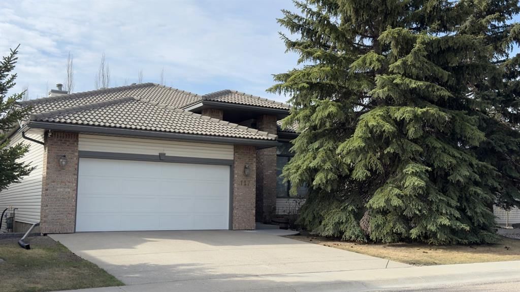 117 Woodpark Close SW, Calgary — photo 2 of 44