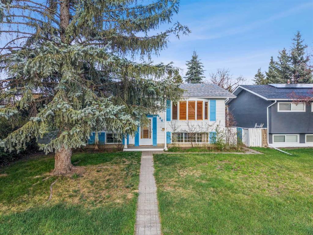 444 Woodland Crescent SE, Calgary — photo 3 of 50