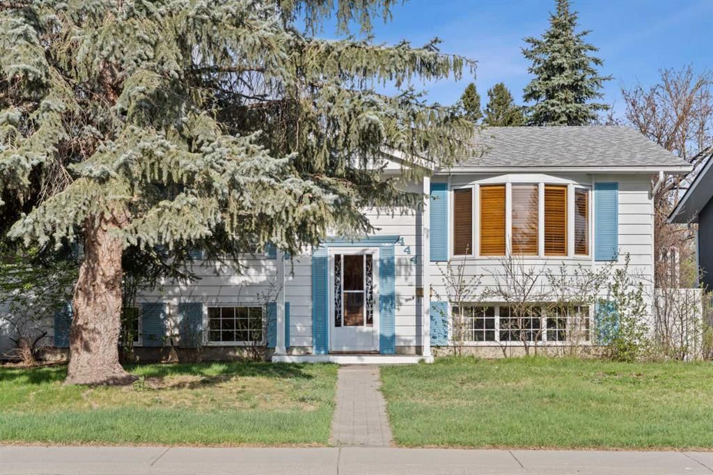 444 Woodland Crescent SE, Calgary — photo 4 of 50