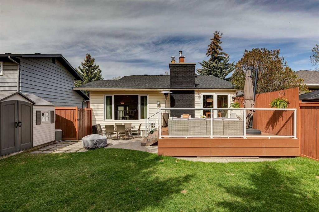 68 Woodmont Rise SW, Calgary — photo 3 of 50