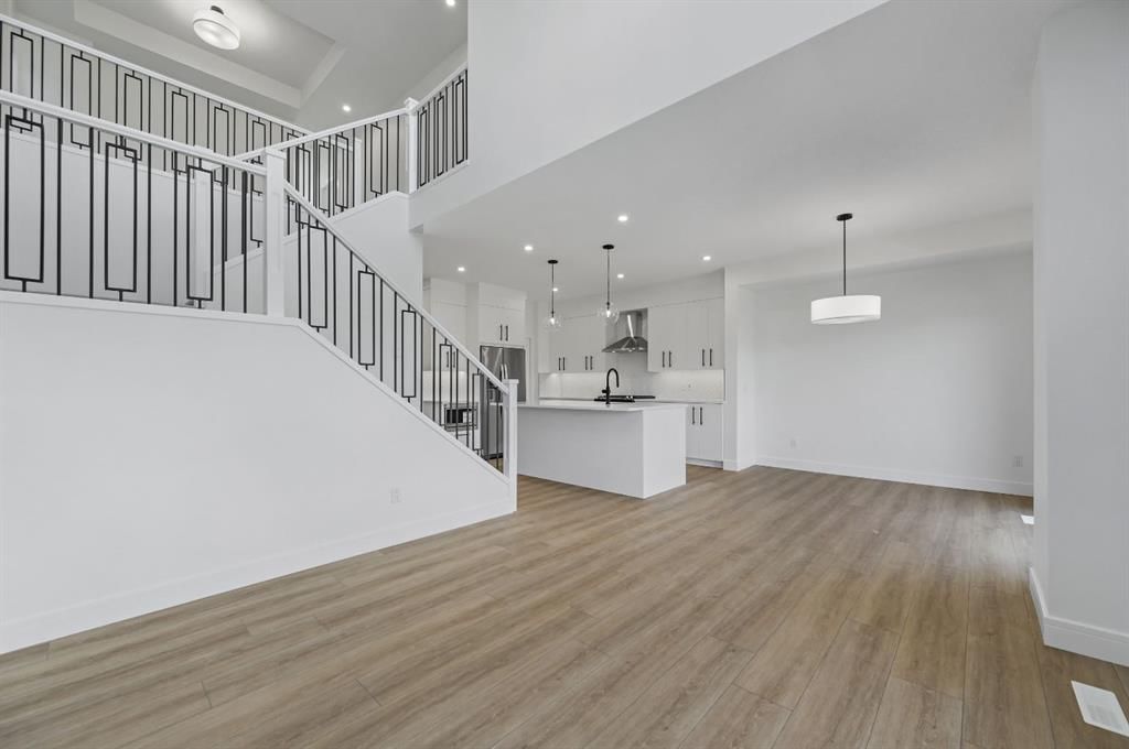135 Walgrove Bay SE, Calgary — photo 5 of 13