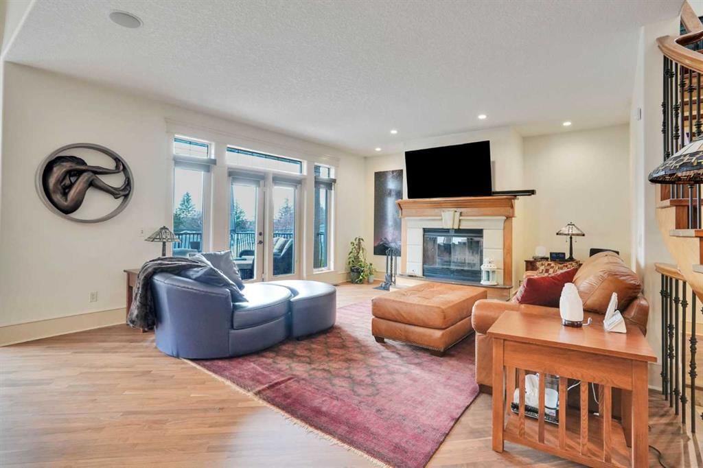 5107 Carney Road NW, Calgary — photo 4 of 23