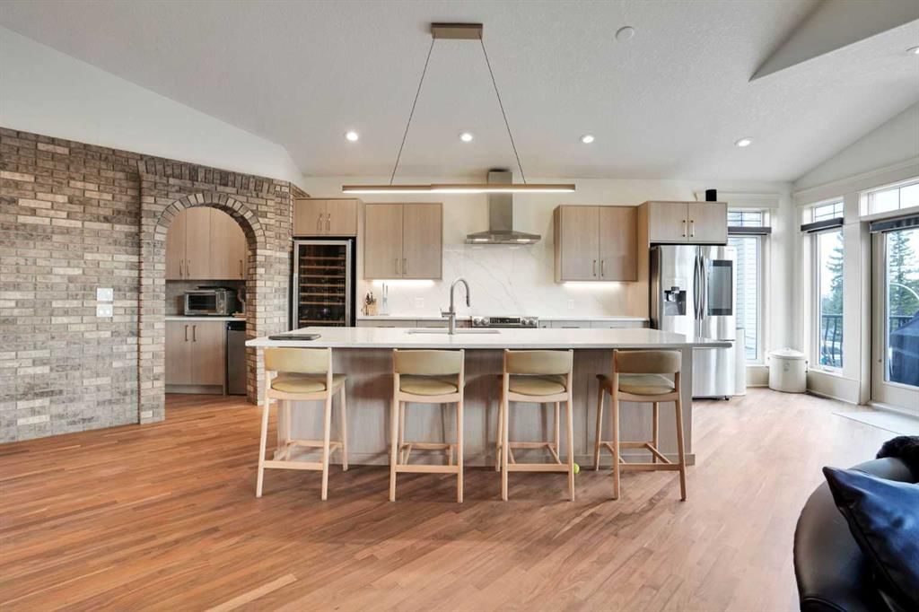 5107 Carney Road NW, Calgary — photo 5 of 23