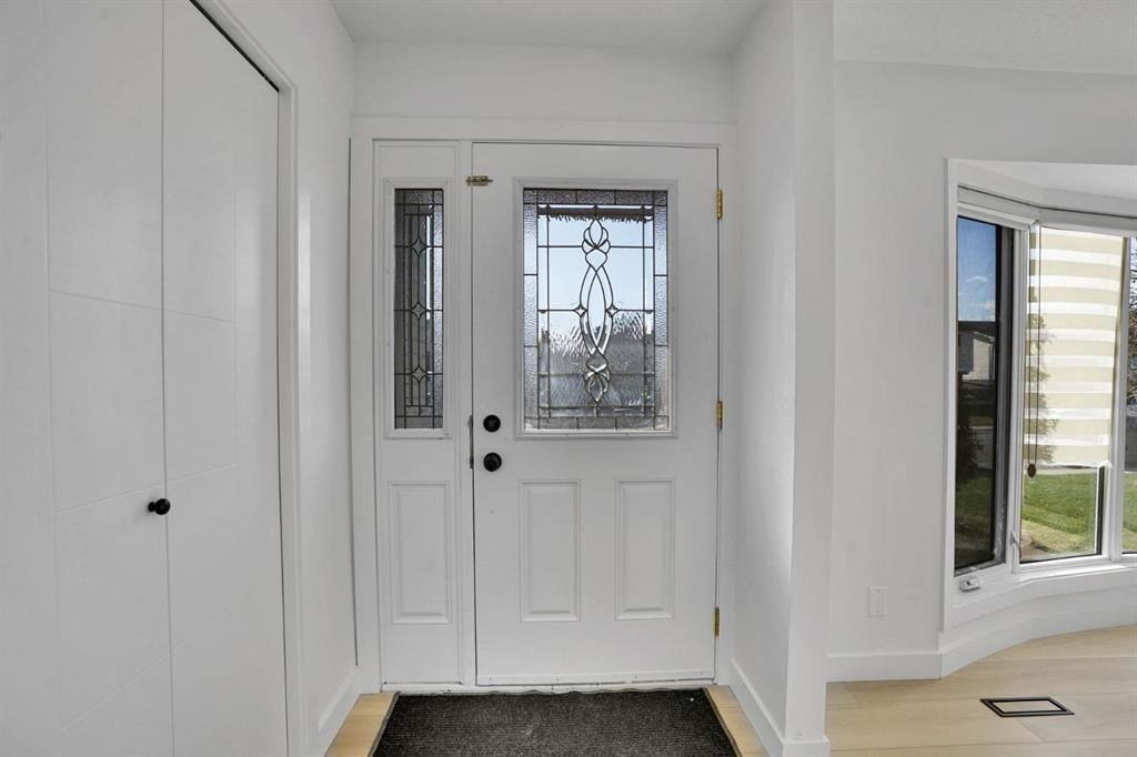 20 Templehill Crescent NE, Calgary — photo 3 of 41