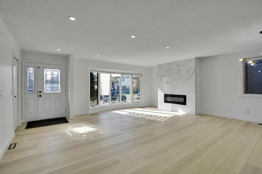 20 Templehill Crescent NE, Calgary — photo 4 of 41