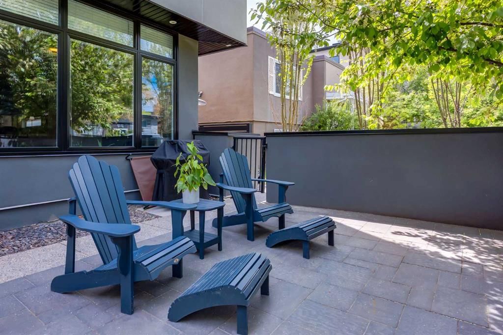 1, 1523 28 Avenue SW, Calgary — photo 2 of 40