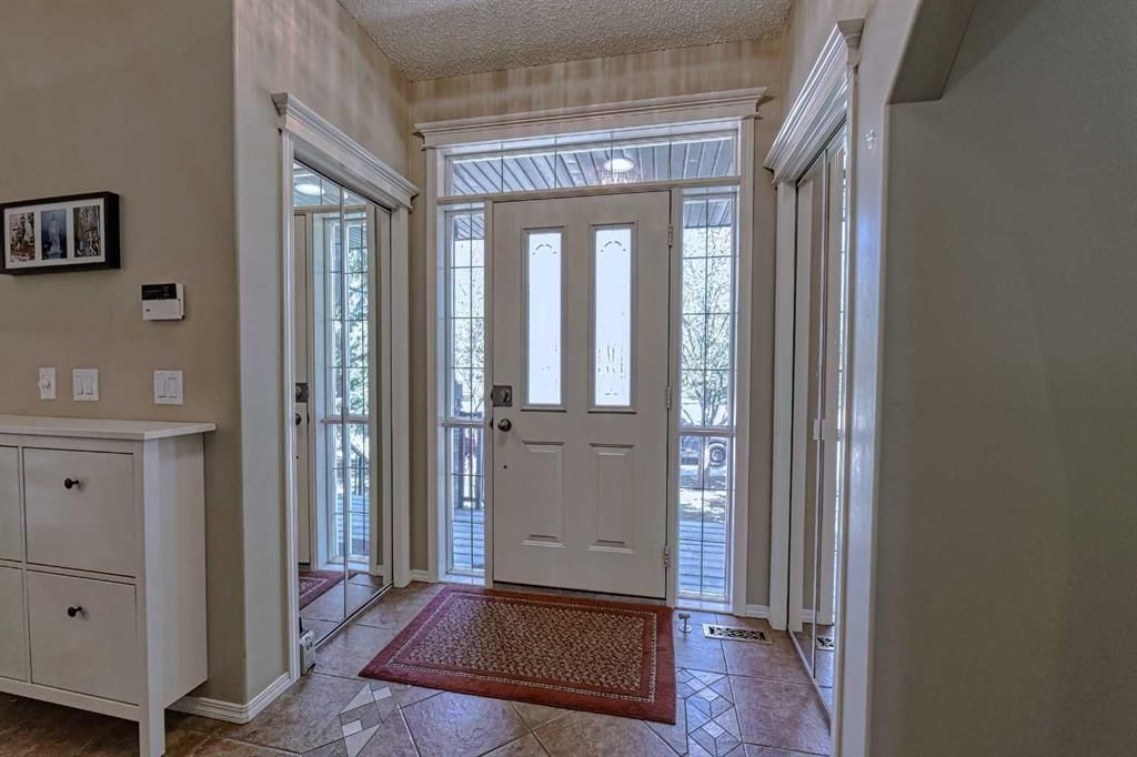 111 West Springs Way SW, Calgary — photo 4 of 49