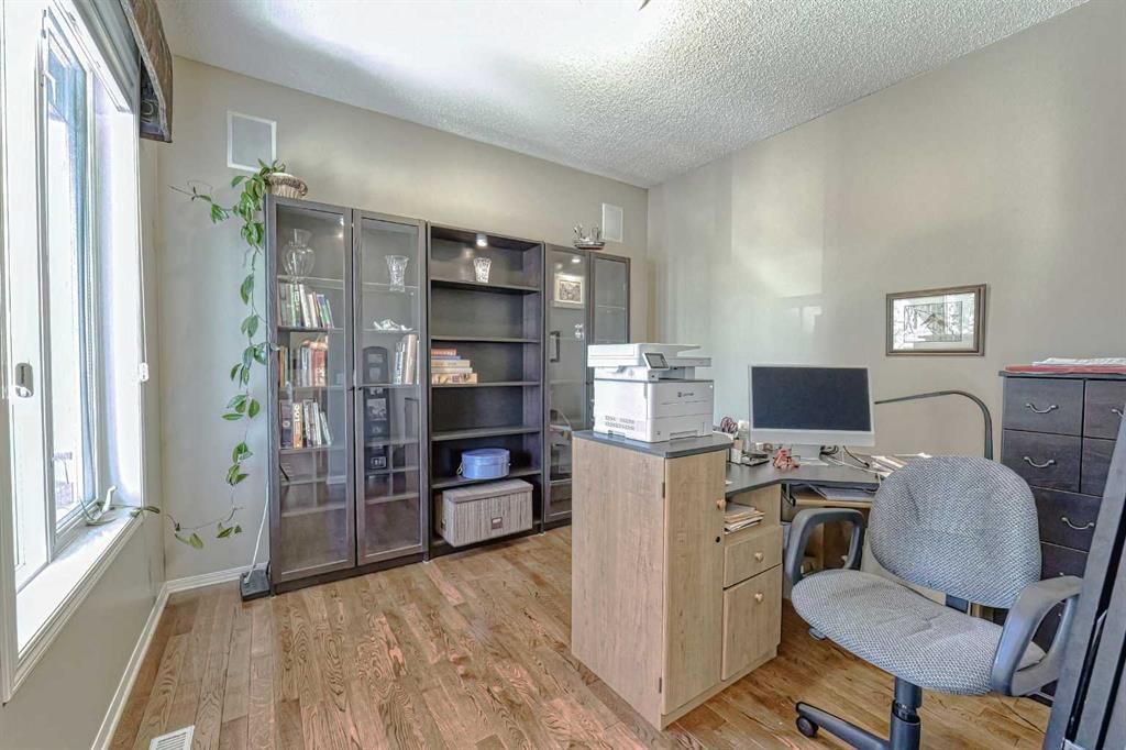 111 West Springs Way SW, Calgary — photo 5 of 49