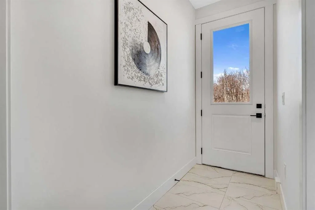 4917 88 Avenue NE, Calgary — photo 3 of 50