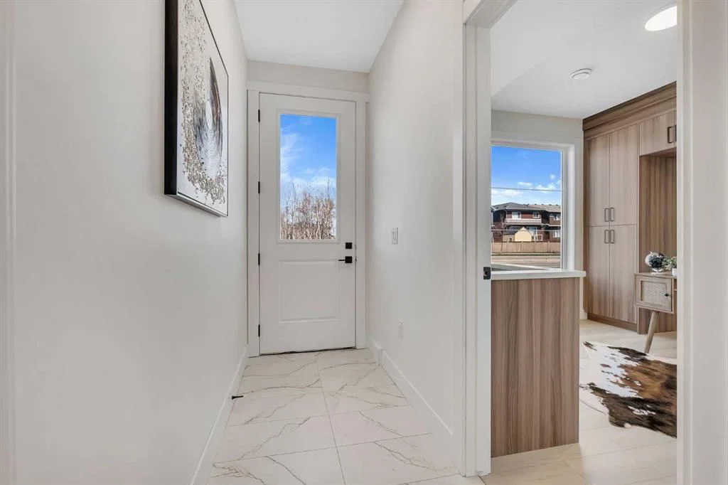 4917 88 Avenue NE, Calgary — photo 4 of 50
