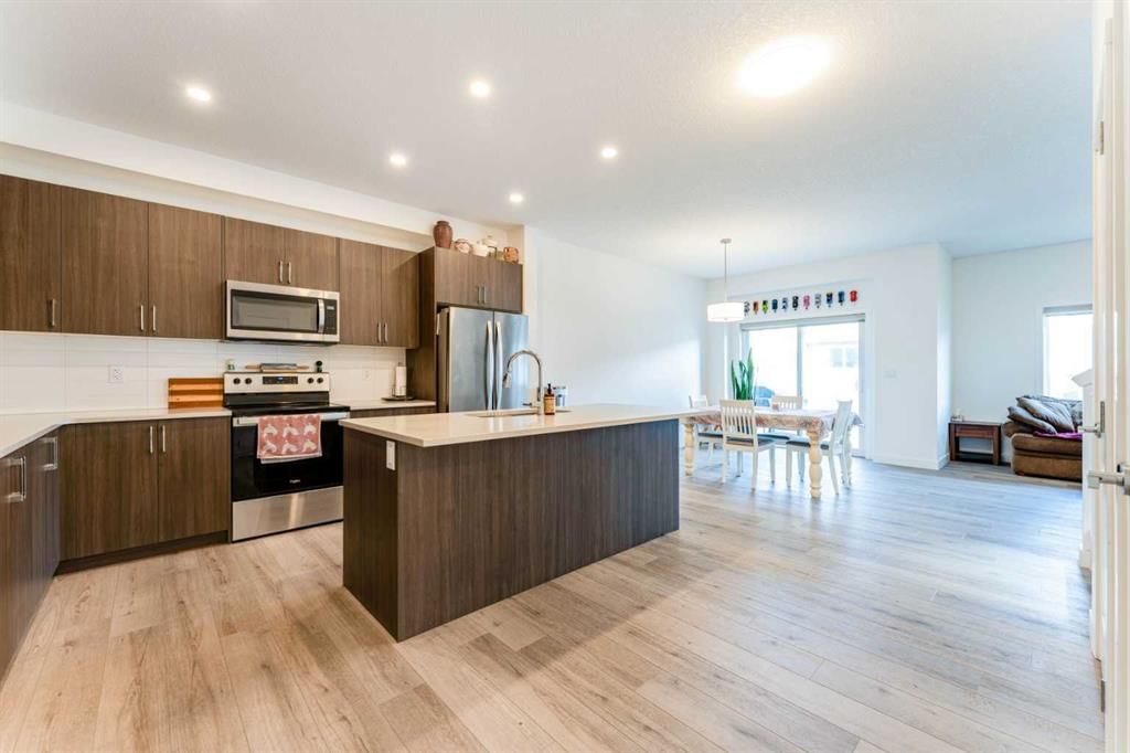 317 Baneberry Way SW, Airdrie — photo 3 of 50