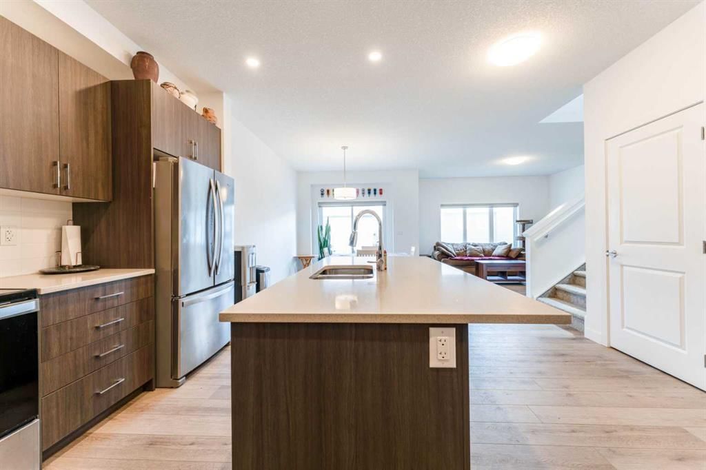 317 Baneberry Way SW, Airdrie — photo 4 of 50