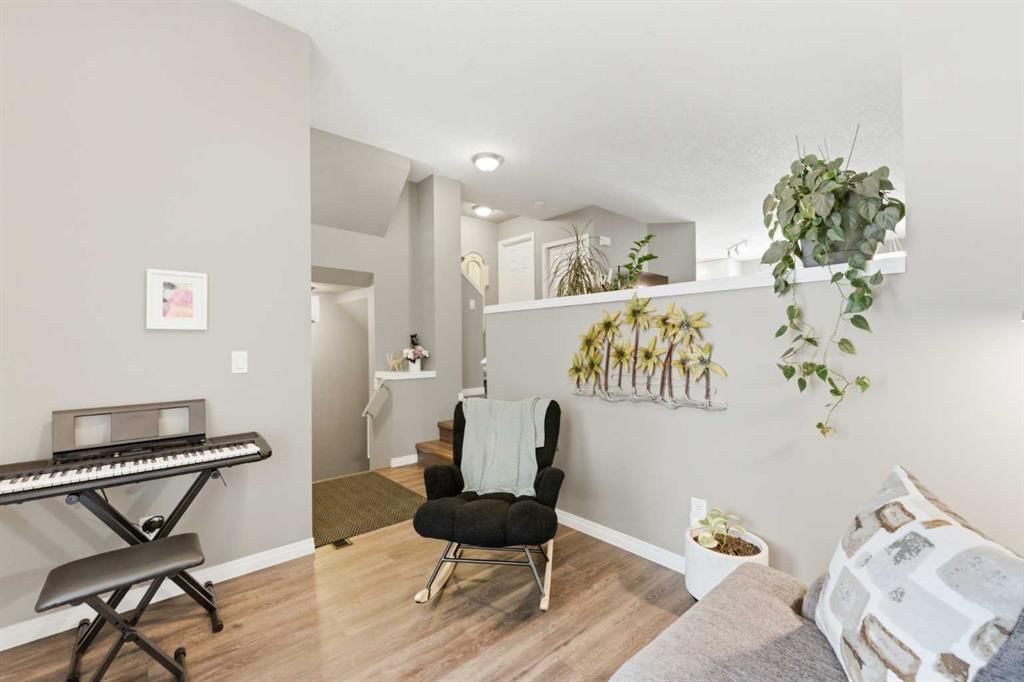 159 Mckenzie Towne Gate SE, Calgary — photo 5 of 43