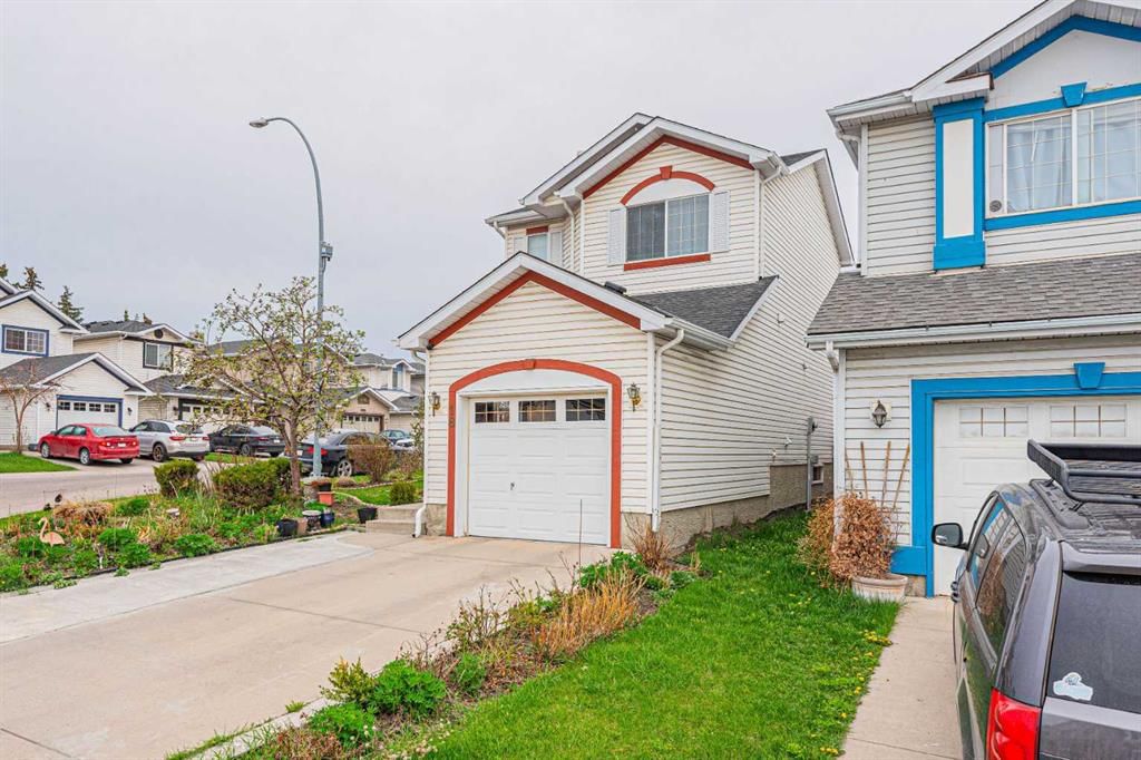 18 Coral Springs Circle NE, Calgary — photo 3 of 42
