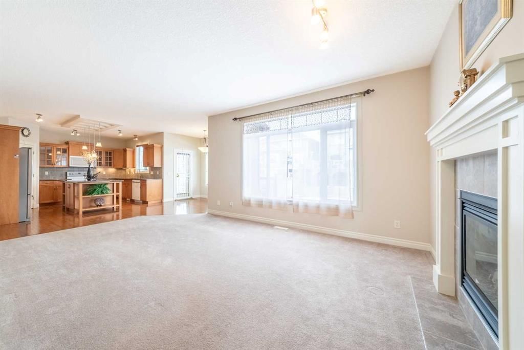 107 Panatella Close NW, Calgary — photo 3 of 43