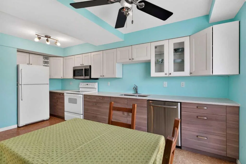 42 Berwick Rise NW, Calgary — main listing photo