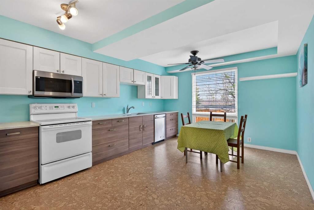 42 Berwick Rise NW, Calgary — photo 3 of 39