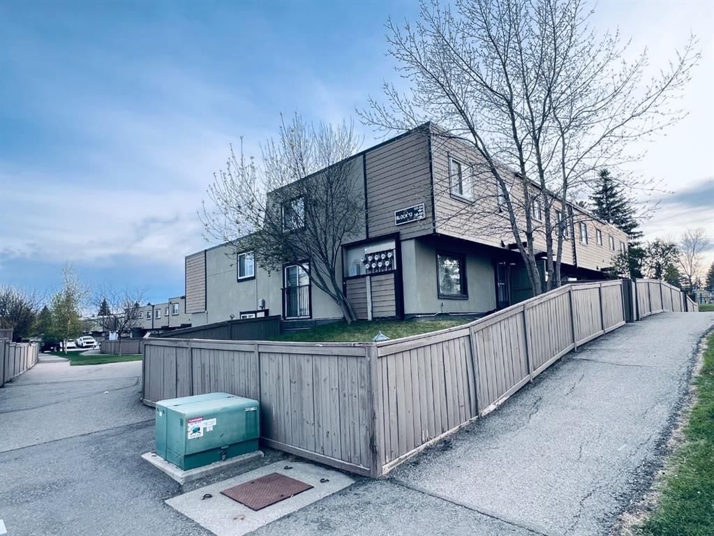 148, 3809 45 Street SW, Calgary — photo 2 of 23