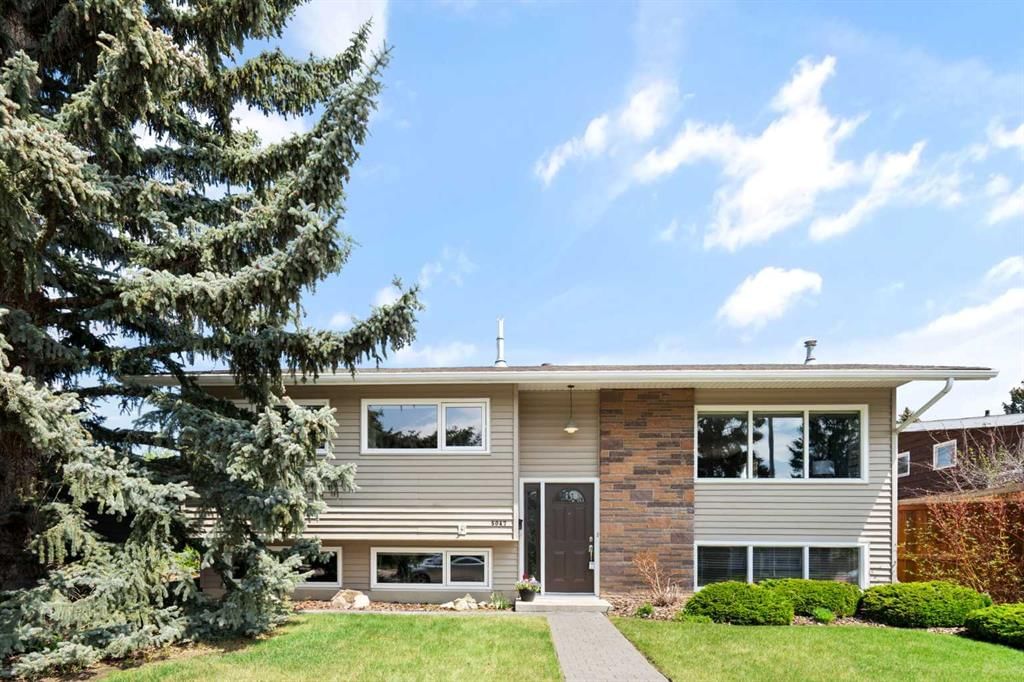 5047 Batchelor Crescent NW, Calgary — main listing photo