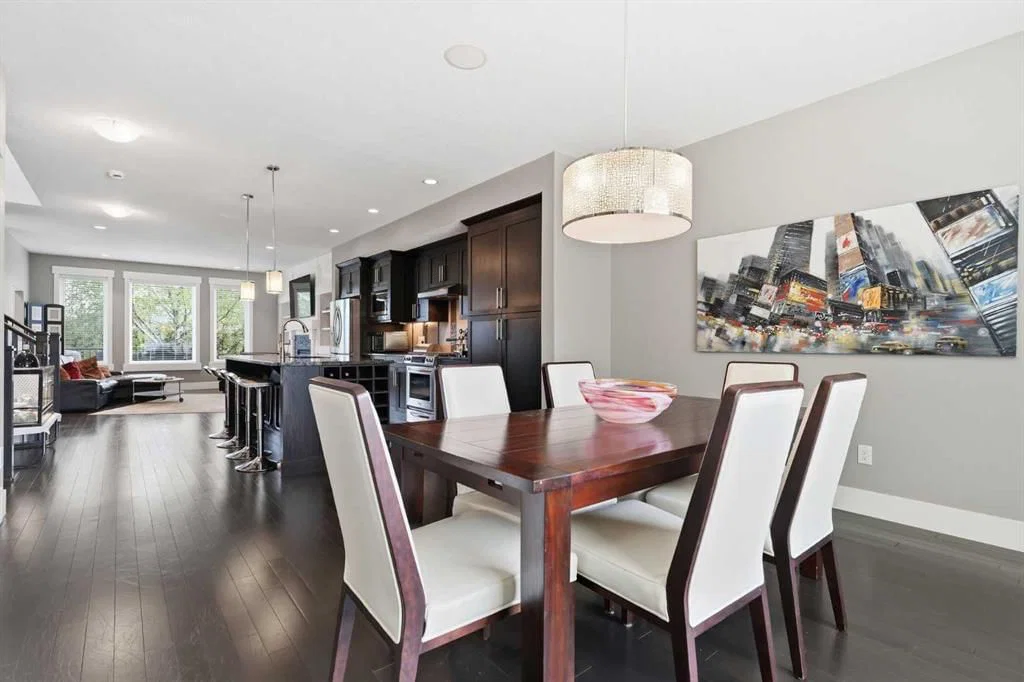 314 30 Avenue NE, Calgary — photo 2 of 43