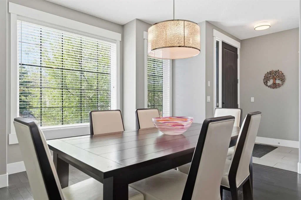 314 30 Avenue NE, Calgary — photo 3 of 43