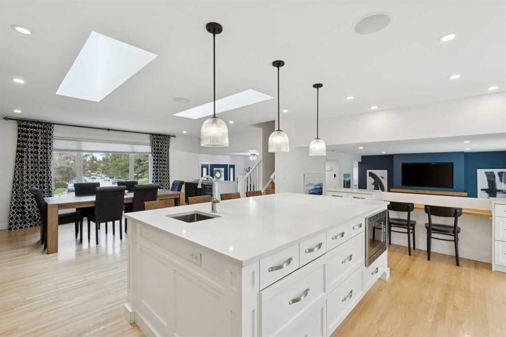 5924 Dalridge Hill NW, Calgary — photo 5 of 50