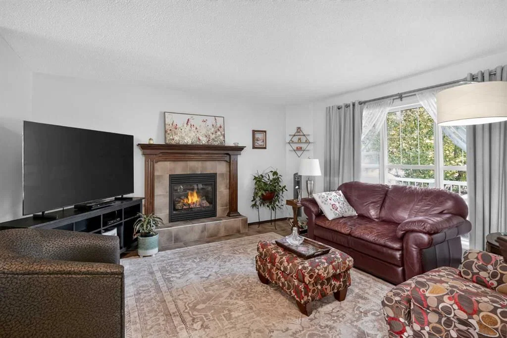 123 Silverado Plains Circle SW, Calgary — photo 4 of 39
