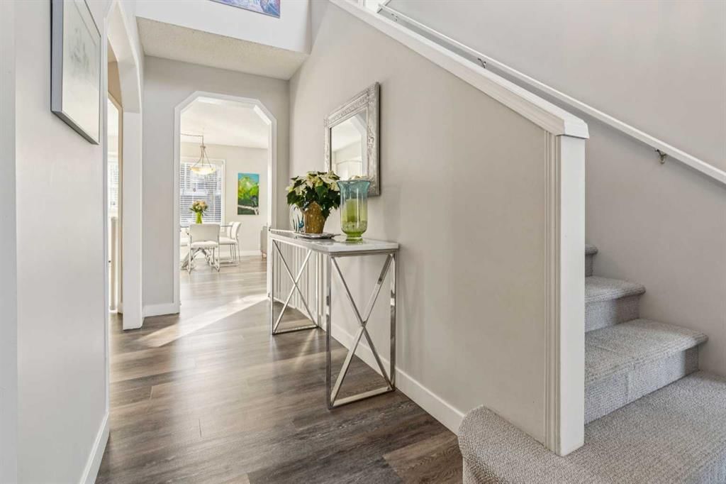 5945 Signal Ridge Heights SW, Calgary — photo 5 of 30