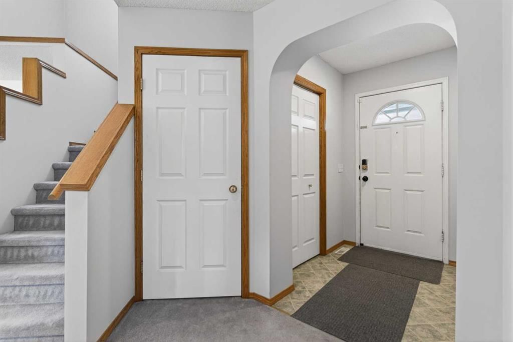 438 Bridlecreek Green SW, Calgary — photo 2 of 37