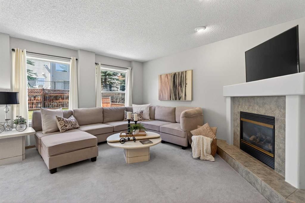 438 Bridlecreek Green SW, Calgary — photo 3 of 37