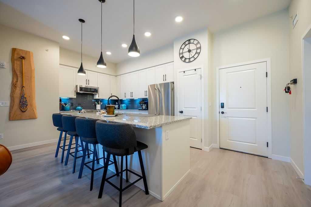 410, 20 Mahogany Mews SE, Calgary — photo 4 of 34