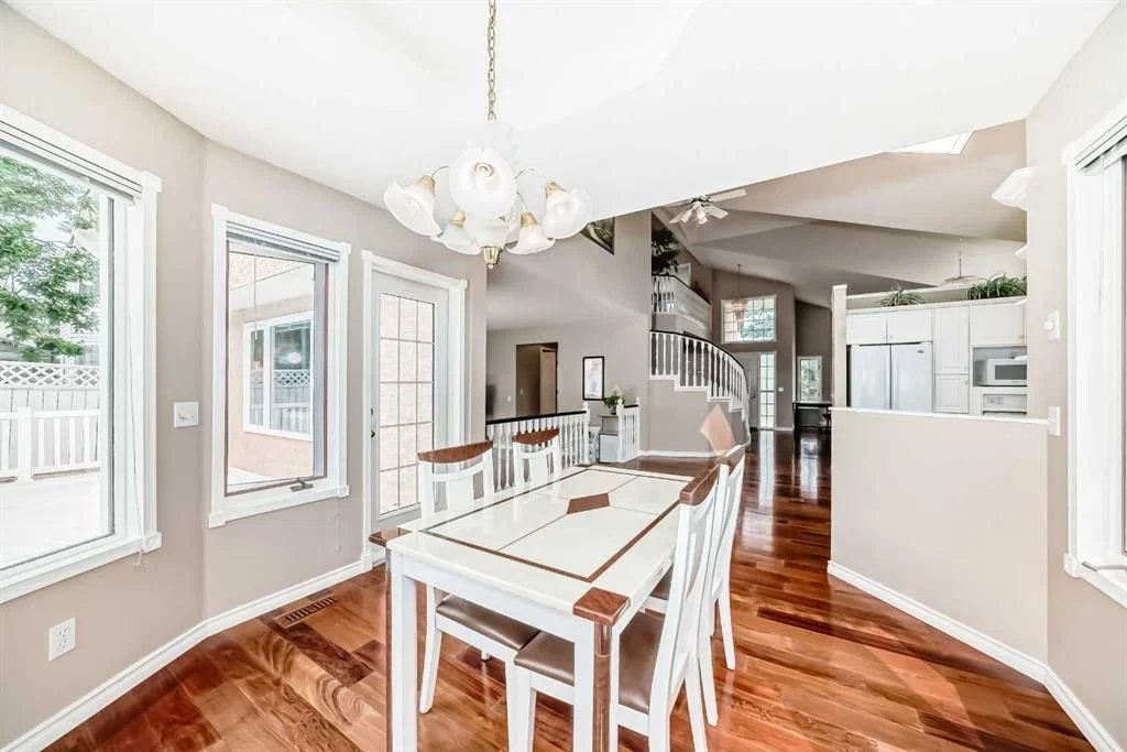 1405 Shawnee Road SW, Calgary — photo 4 of 50
