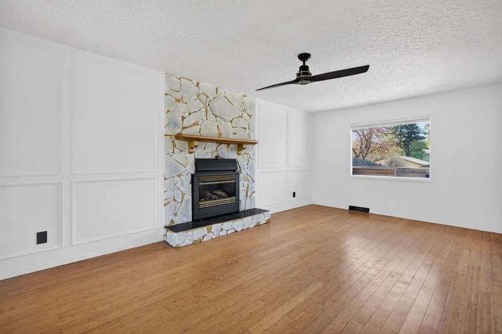 2533 9 Avenue SE, Calgary — photo 3 of 32