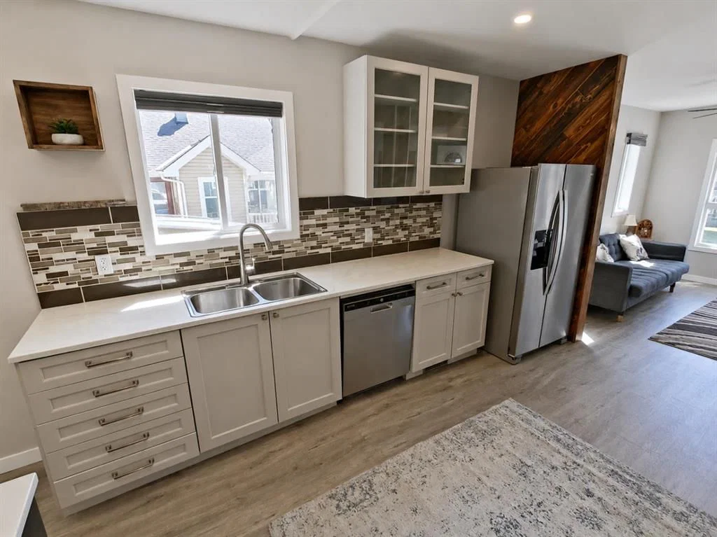 18 Maple Street, Okotoks — photo 2 of 50