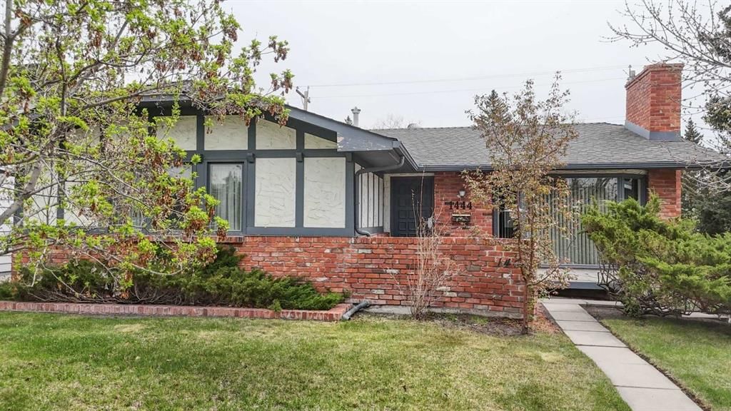 1444 Acadia Drive SE, Calgary — main listing photo